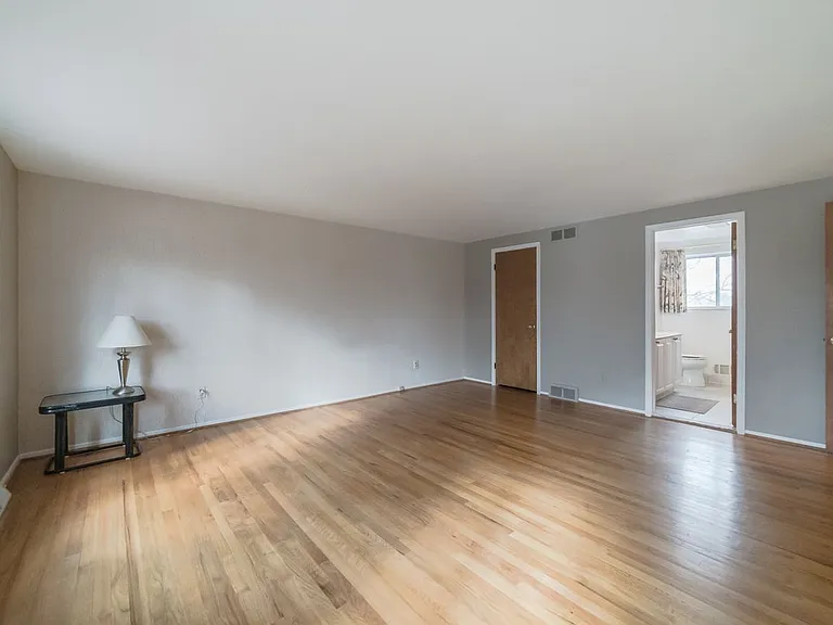1587 Three Lakes Dr — Photo 11