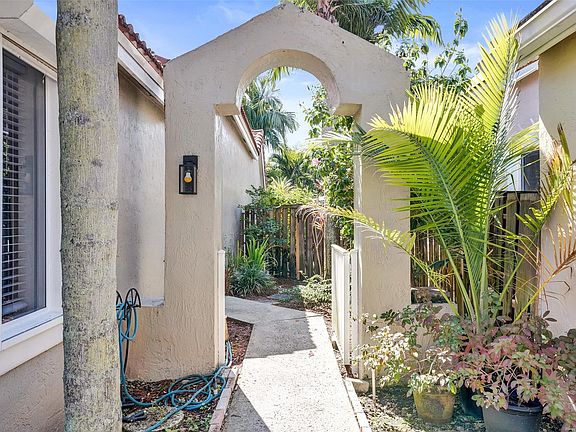 4th image of 10108 NW 4th Street