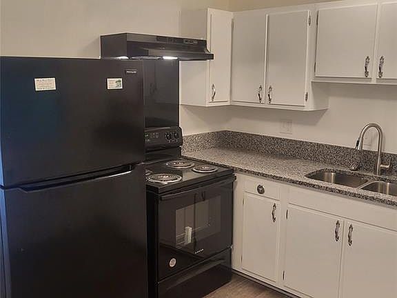 2nd image of 4731 Highlake Dr