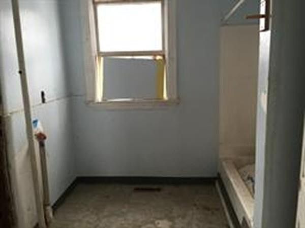 2nd image of 9 George St