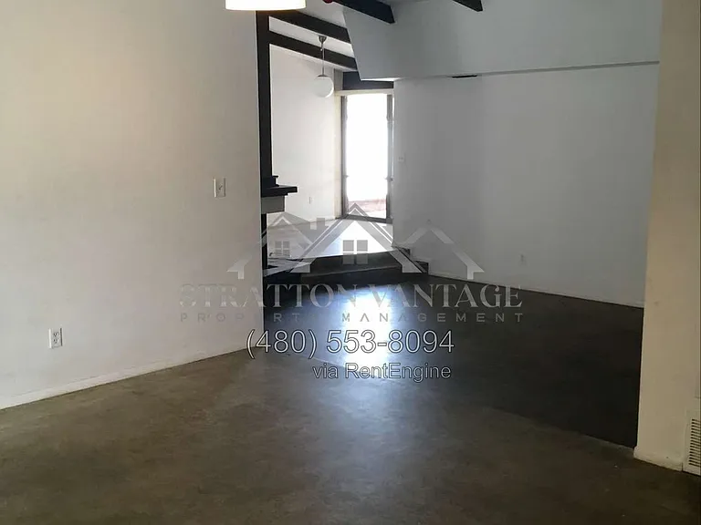 730 N Stewart — Photo 4