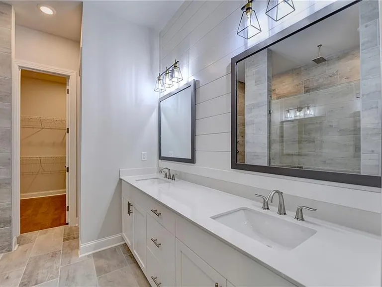 4536 Molder Dr — Photo 46