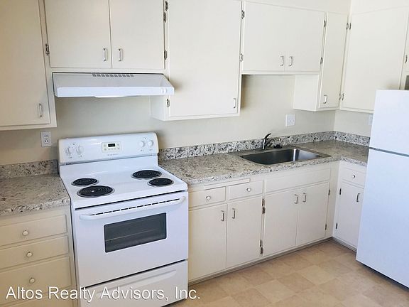 4th image of 1360 Jefferson St #6