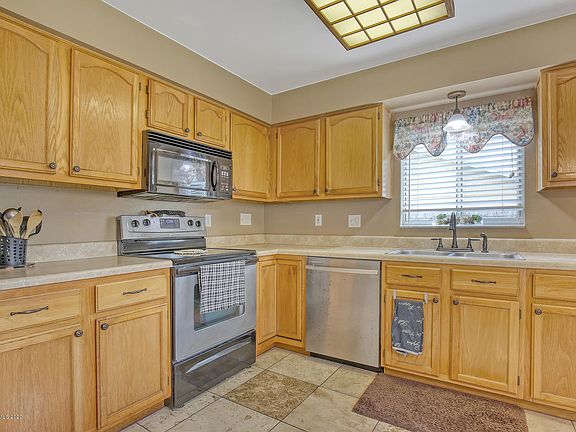 4th image of 3260 Kirby Dr