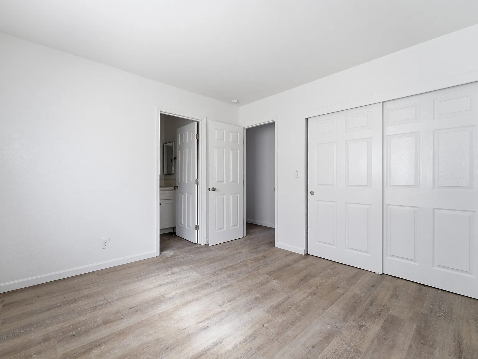 2 bed, 700 sqft, $1,400 — Photo 4