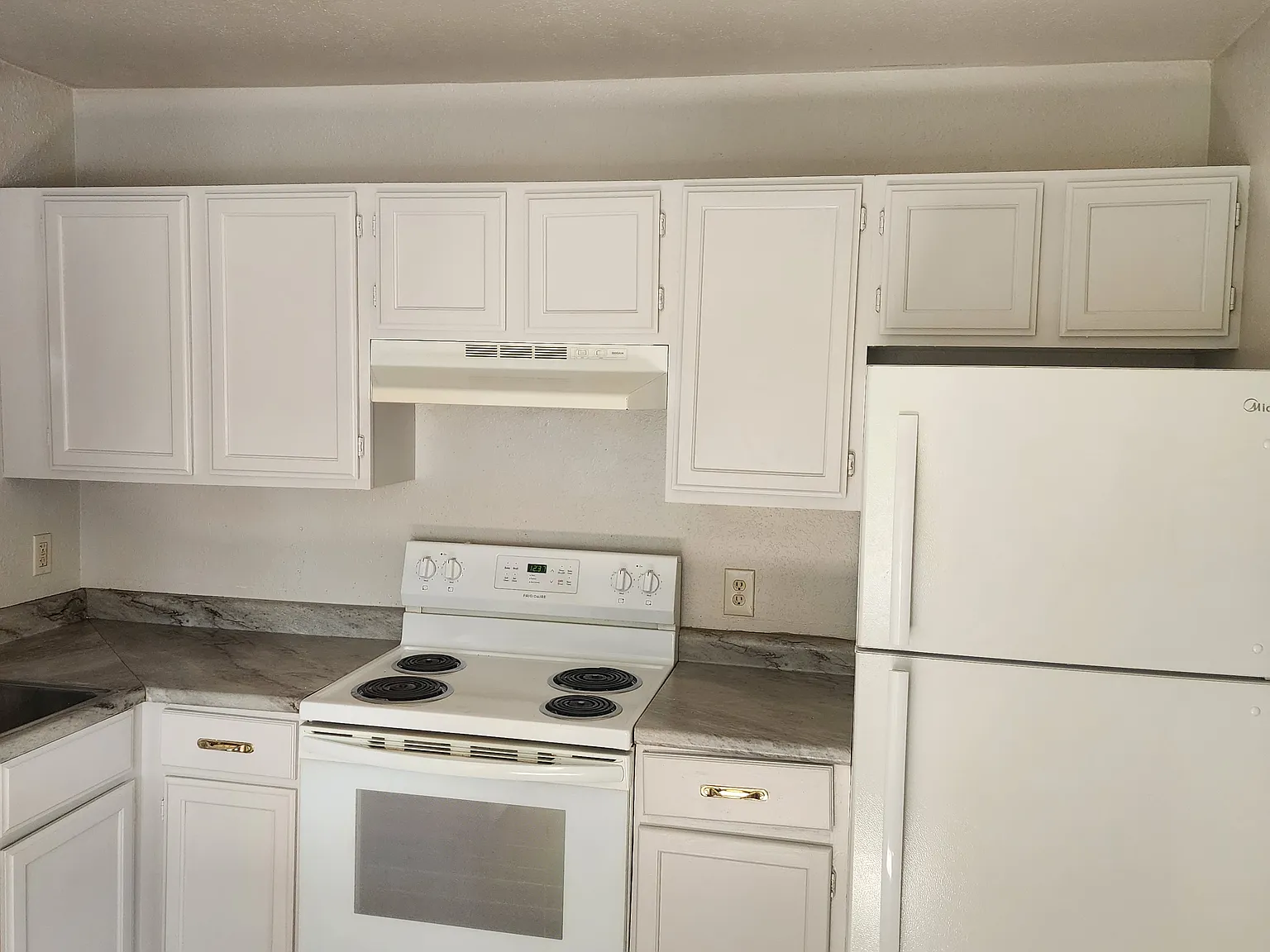 2 bed, 700 sqft, $850 — Photo 1