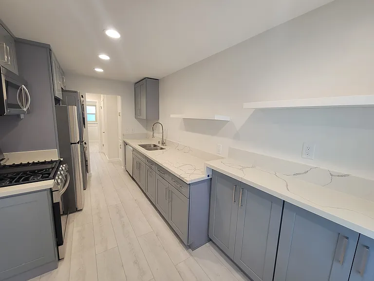 1425 E Ocean Blvd #5 — Photo 6
