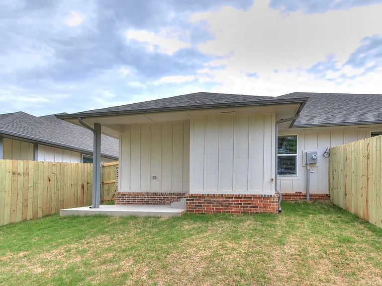 3705 N Divis Ave — Photo 11