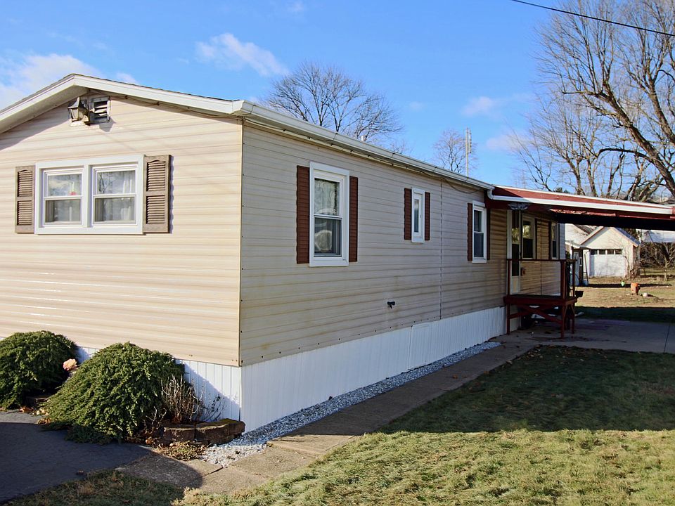 1st image of 915 E 8th Street Ext