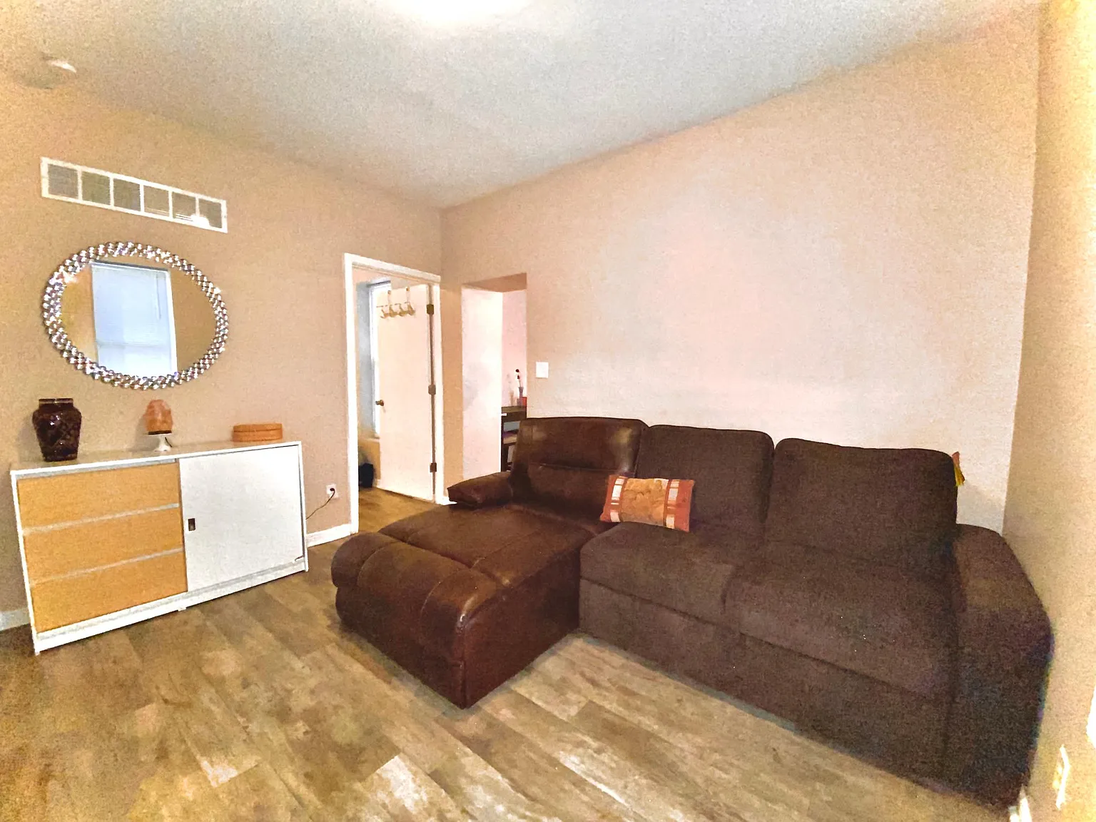 317 Center St — Photo 4