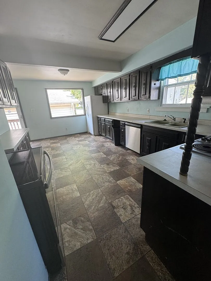 1330 Curtis St — Photo 1
