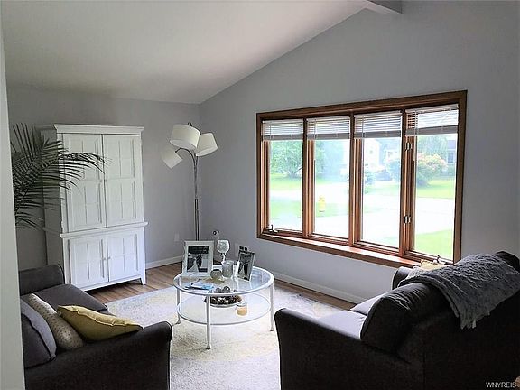 5th image of 22 Cedarhurst Dr