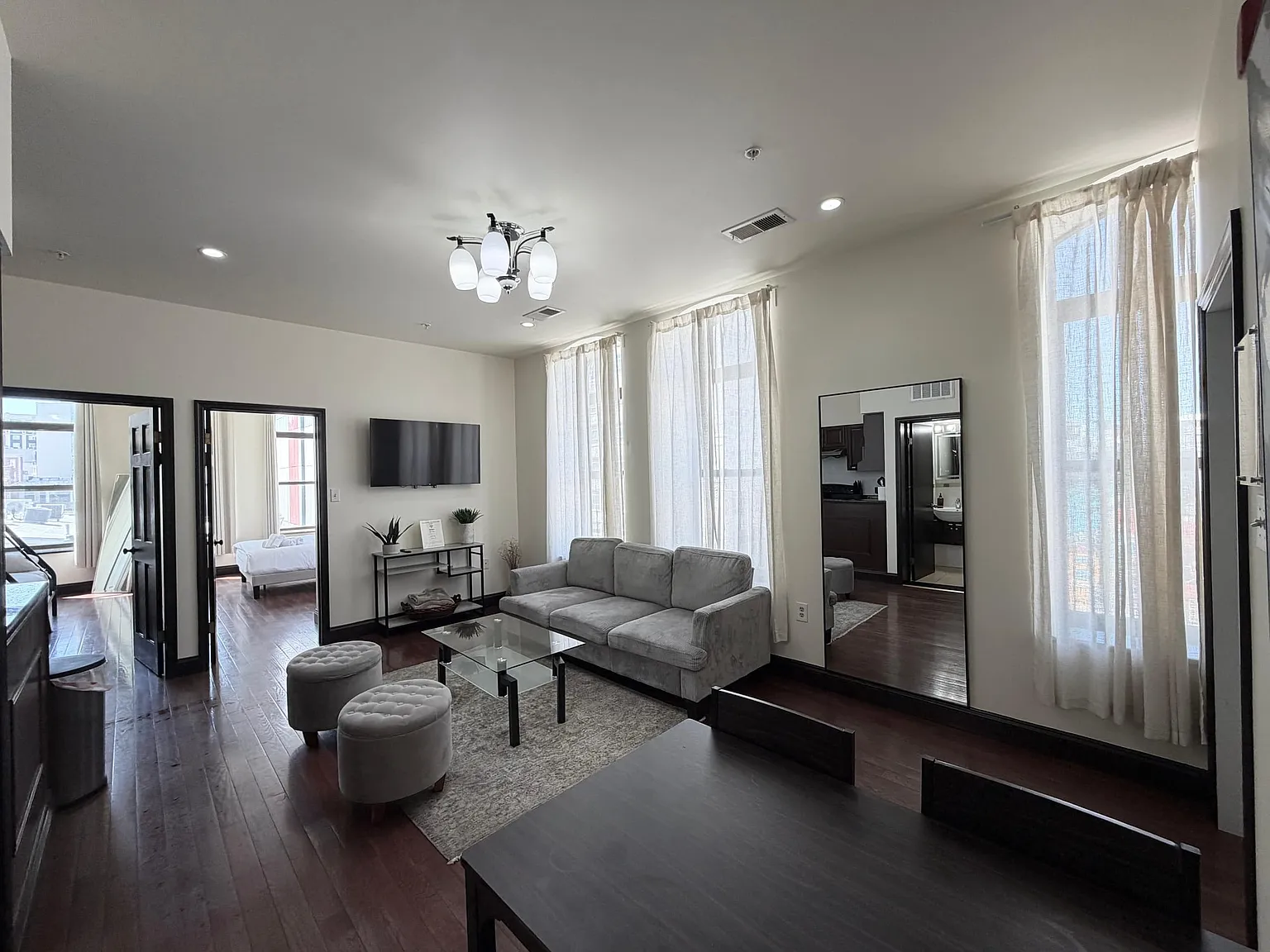 2 bed, 750 sqft, $1,750 — Photo 2