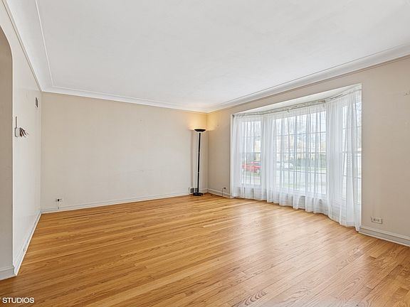 5th image of 1766 Ash St
