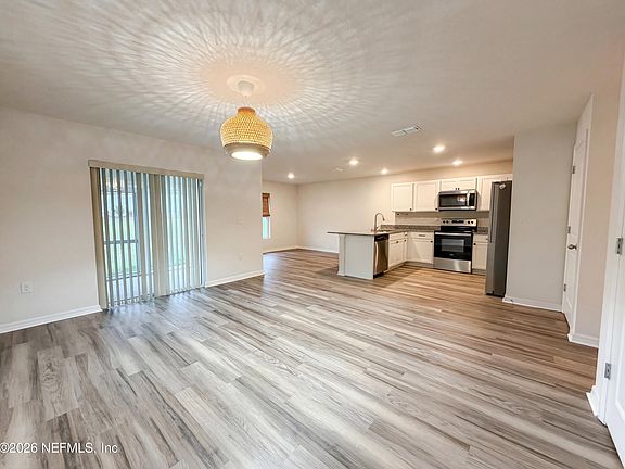 3rd image of 171 RIVER RIDGE Place
