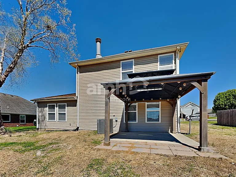 2840 Meadow Gln — Photo 24
