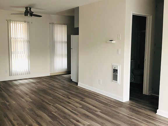 3rd image of 1707 Chalcedony St APT 7