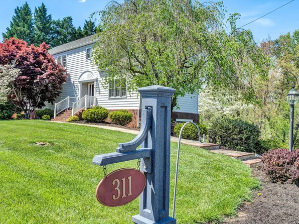 311 Homeplace Dr, Salem, VA 24153