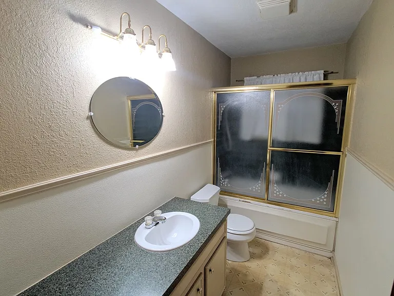 1717 Hawthorne St — Photo 9