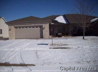 708 Heathrow Ln, Rochester, IL 62563