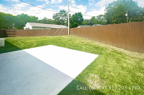 8400 W 93rd St — Photo 41