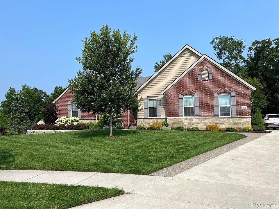 1st image of 303 Eden Prairie Dr