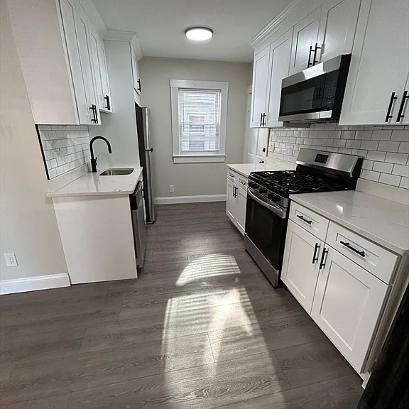 215 Ferry St #1 — Photo 2