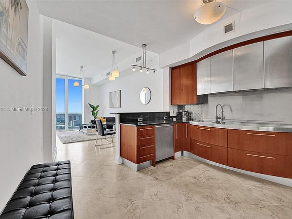 3rd image of 18101 Collins Ave Penthouse 206