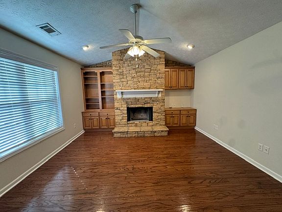5th image of 401 Creekside Dr