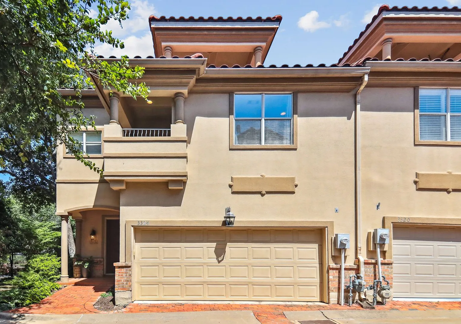 3 Bedroom townhome in Dallas — Photo 1