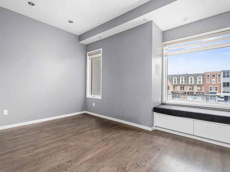 3910 Major Mackenzie Dr — Photo 23