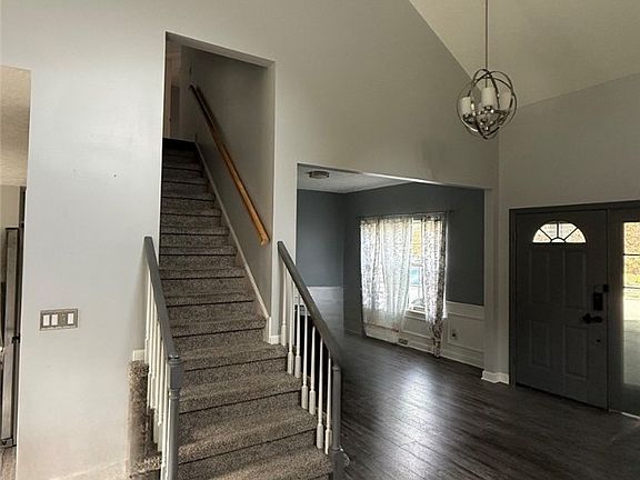 3rd image of 26985 Glenside Ln