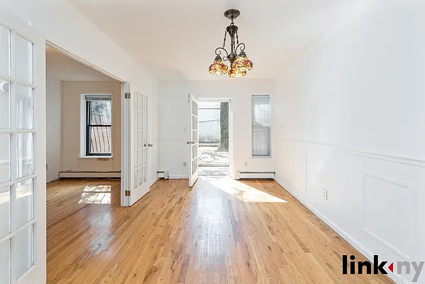 Rented by Link NY Realty | media 49