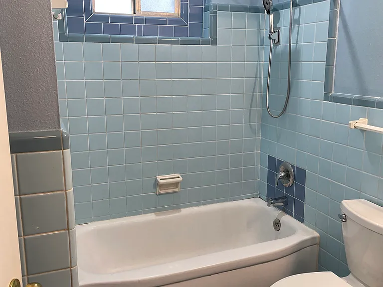 210 Basswood Dr — Photo 4