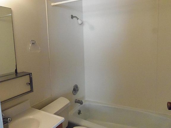 4th image of 1212 D St APT 11