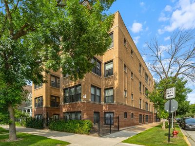 2950 W Cortland St APT 2, Chicago, IL, 60647