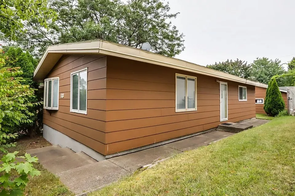4 Bedroom Single Family Home — Photo 1