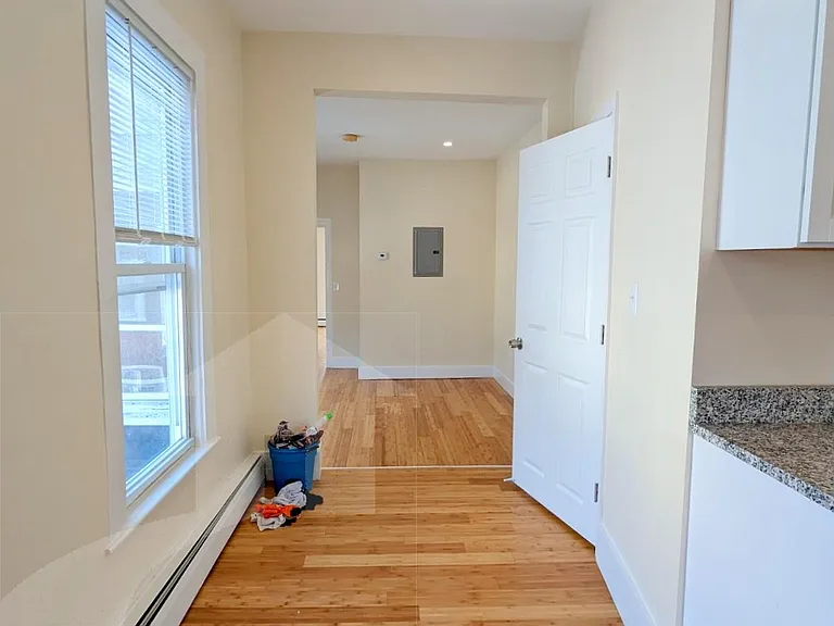 19 Cameron Ave #6 — Photo 6