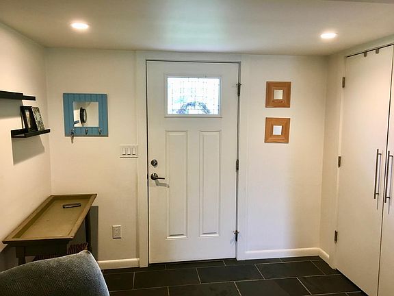 3rd image of 104 E Daws St