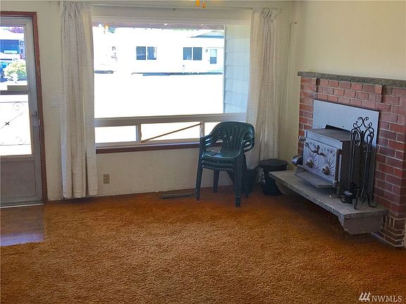 2nd image of 1209 139th St E