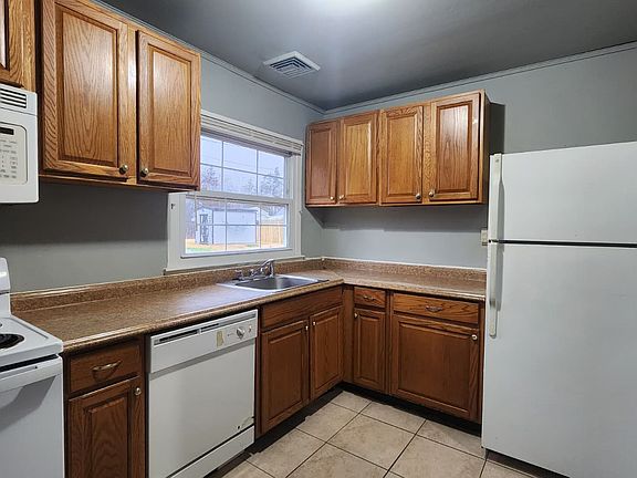 3rd image of 21 Sussex Dr