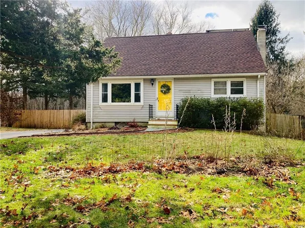 36 Pond Drive, North Stonington, CT 06359