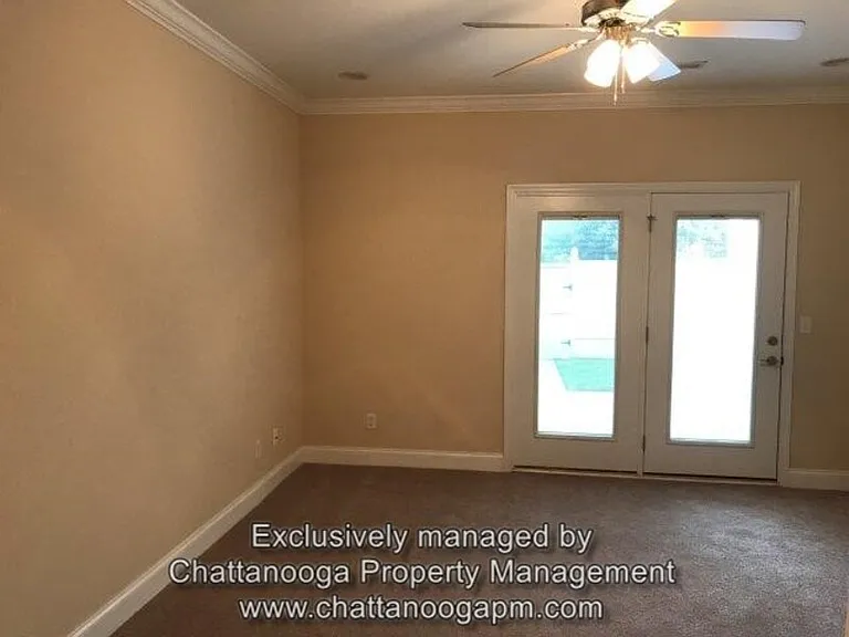 525 Callaway Ct — Photo 14