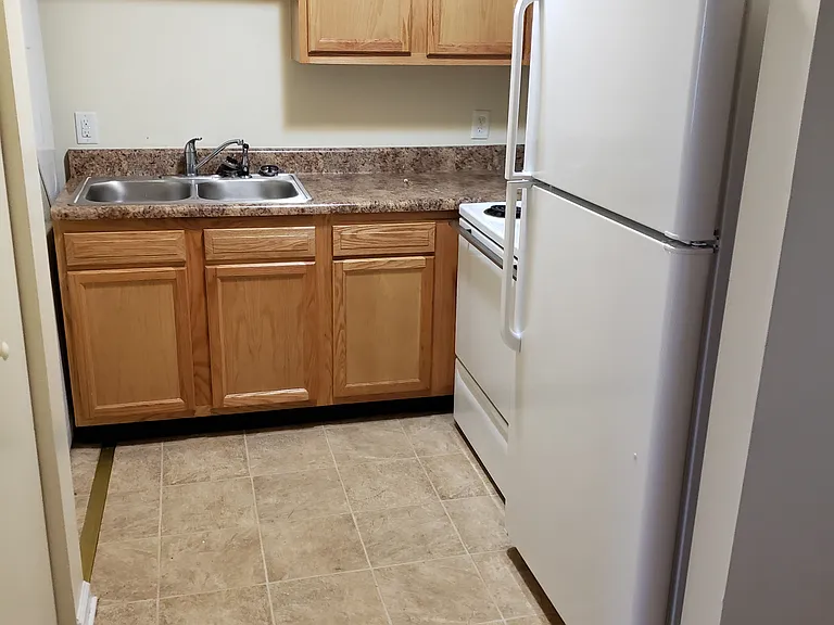 310 Newton St — Photo 2