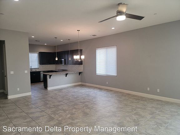 4th image of 177 Julia Island Cir