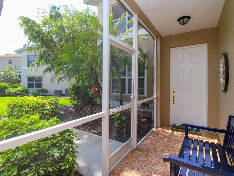 817 Carrick Bend Cir #101 — Photo 9