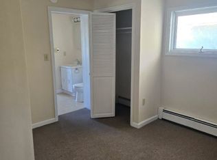 522 Spring St APT 301, Hawley, PA 18428