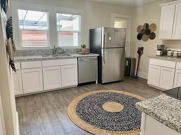 5th image of 415 W Race Ave