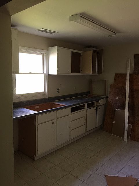 2nd image of 1108 Welch St SW
