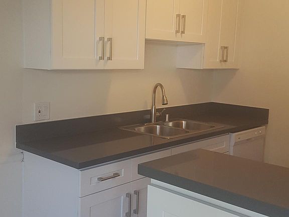 2nd image of 838 Lincoln Blvd APT 10